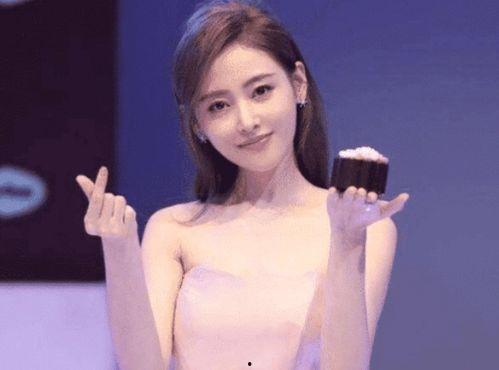 娱乐吃瓜酱身高差,娱乐吃瓜酱的甜蜜身高差故事  第2张