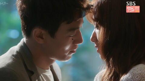 欲恋在线观看,一场跨越时空的禁忌之恋  第1张