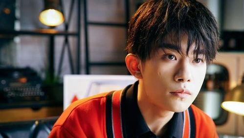 易烊千玺默默吃瓜爆料视频,揭秘娱乐圈不为人知的一面  第1张